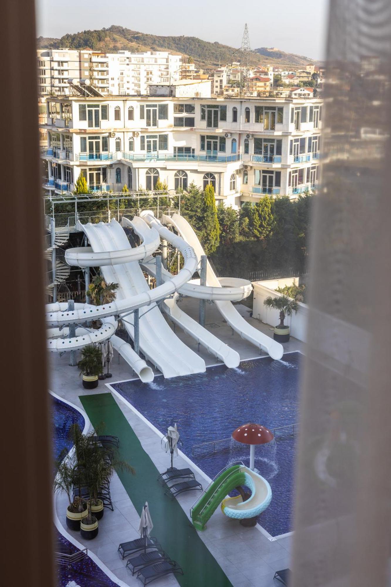 Blutique & Balconies Apartament *