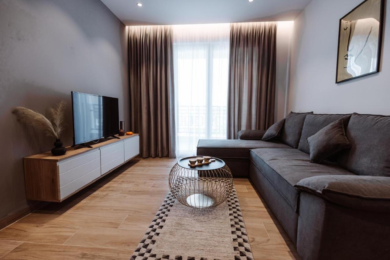 Blutique & Balconies Golem (Tirana)